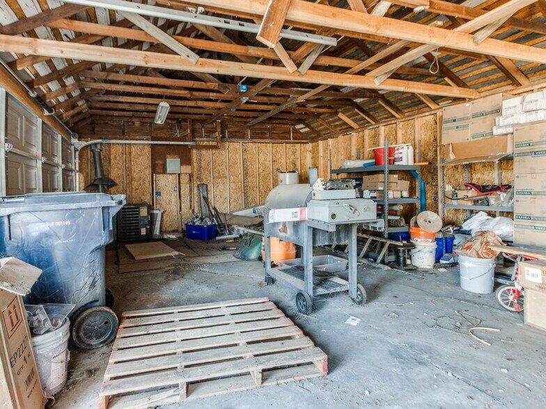 More Photos Of 1628 Linwood Blvd, Oklahoma City Freestanding For Sale
