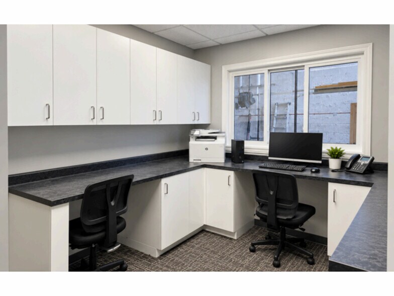 More Photos Of 19340 Linden Dr, Maple Grove Warehouse For Lease