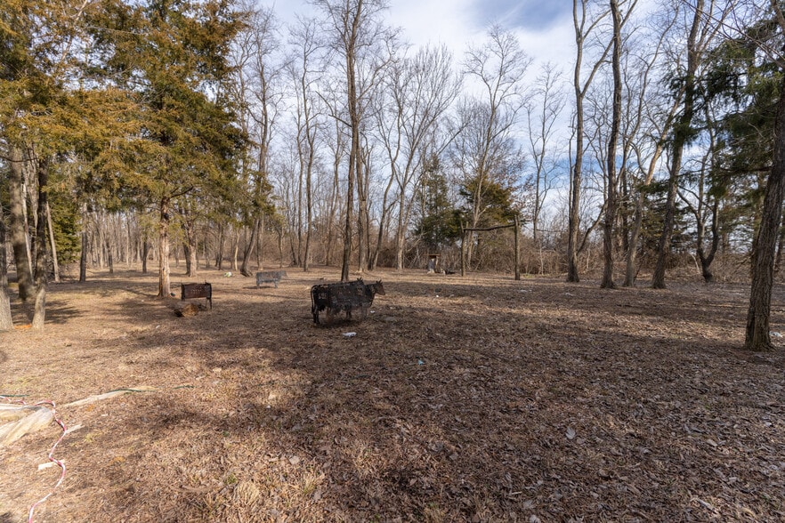 More Photos Of 43937 Highway 36, Monroe City General Retail For Sale