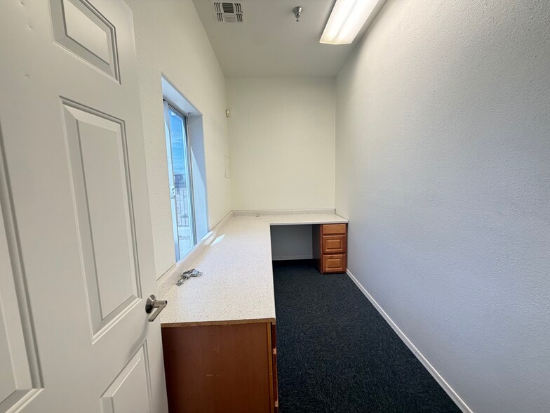 More Photos Of 1515 N Lake Havasu Ave, Lake Havasu City General Retail For Sale