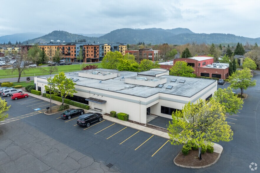 More Photos Of 2892 Crescent Ave, Eugene Office For Sale