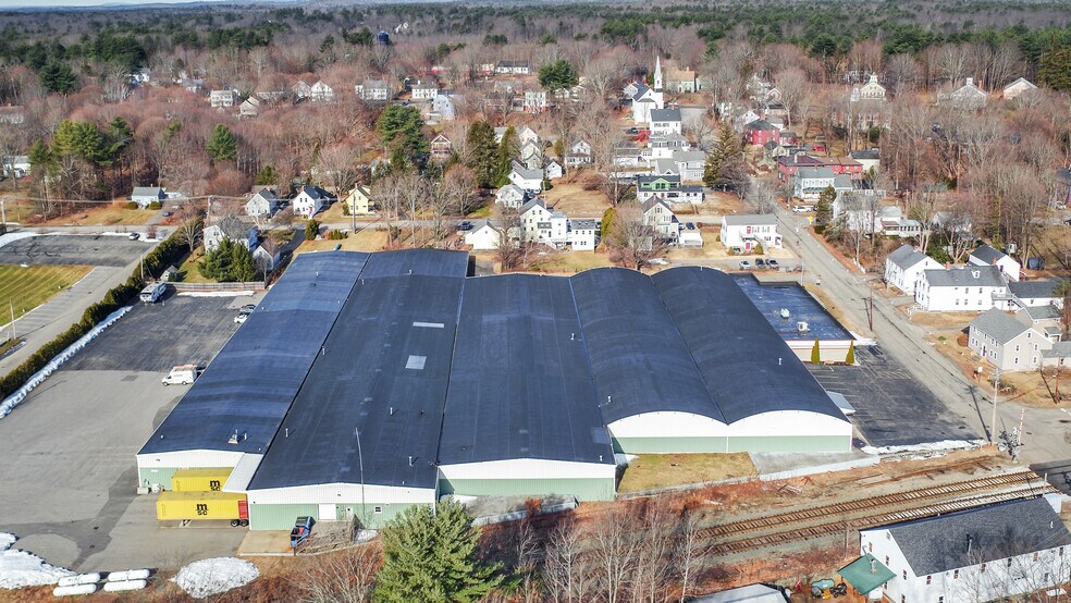 More Photos Of 16 Swamscott St, Newfields Warehouse For Lease