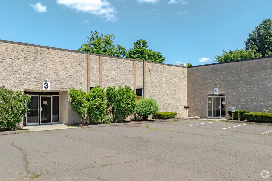 More Photos Of 925 Sherman Ave, Hamden Warehouse For Lease