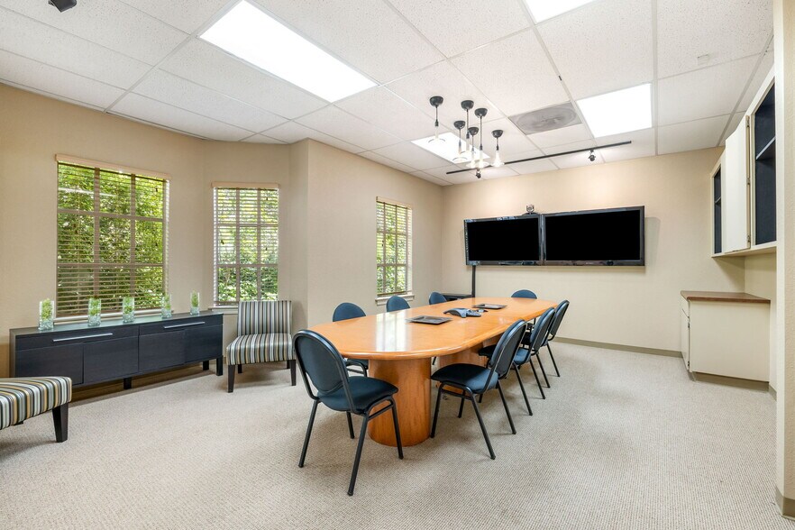 More Photos Of 2001 P St, Sacramento Office For Sale