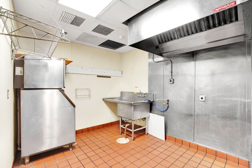 More Photos Of 701 W 7th St, Los Angeles Apartments For Lease