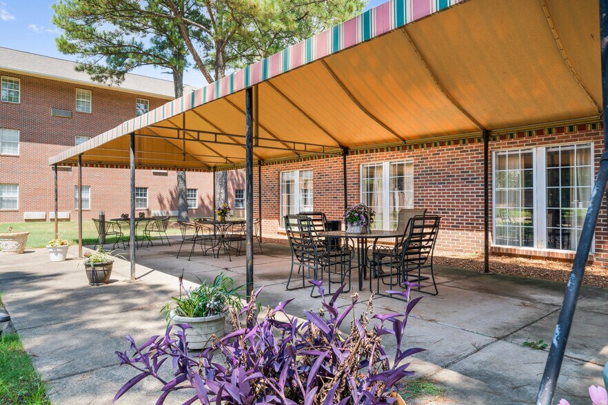 More Photos Of 6301 Village Grove Dr, Memphis Apartments For Sale