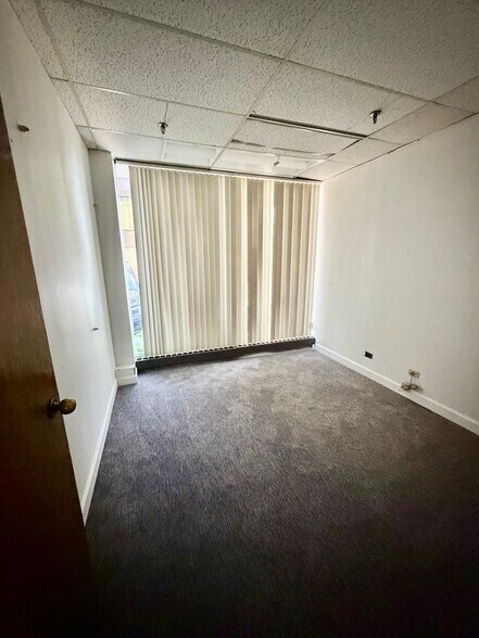 More Photos Of 64 Orland Square Dr, Orland Park Medical For Lease