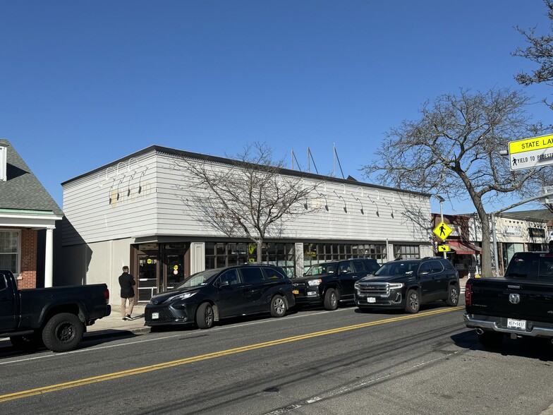 Primary Photo Of 101 Main St, Sayville Drugstore For Lease