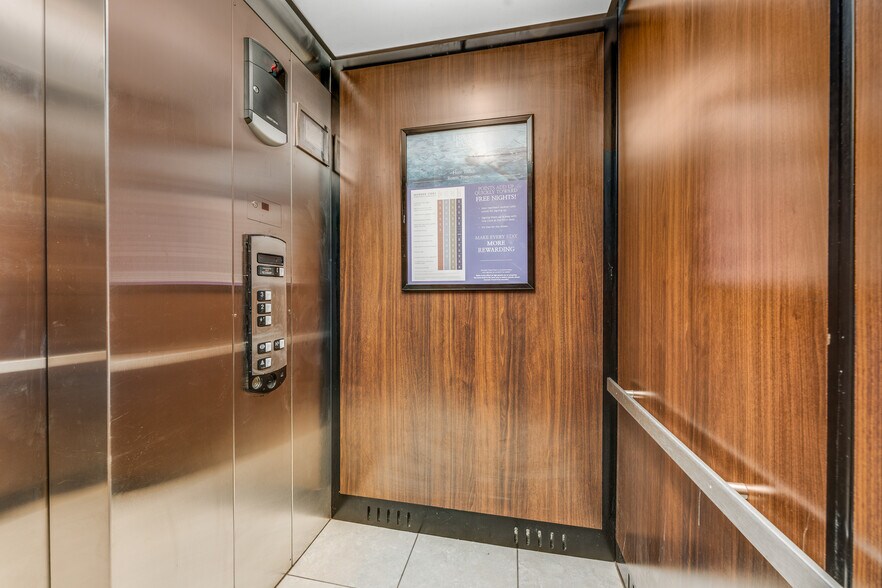 More Photos Of 20 Southland Dr, Fairmont Hotel For Sale