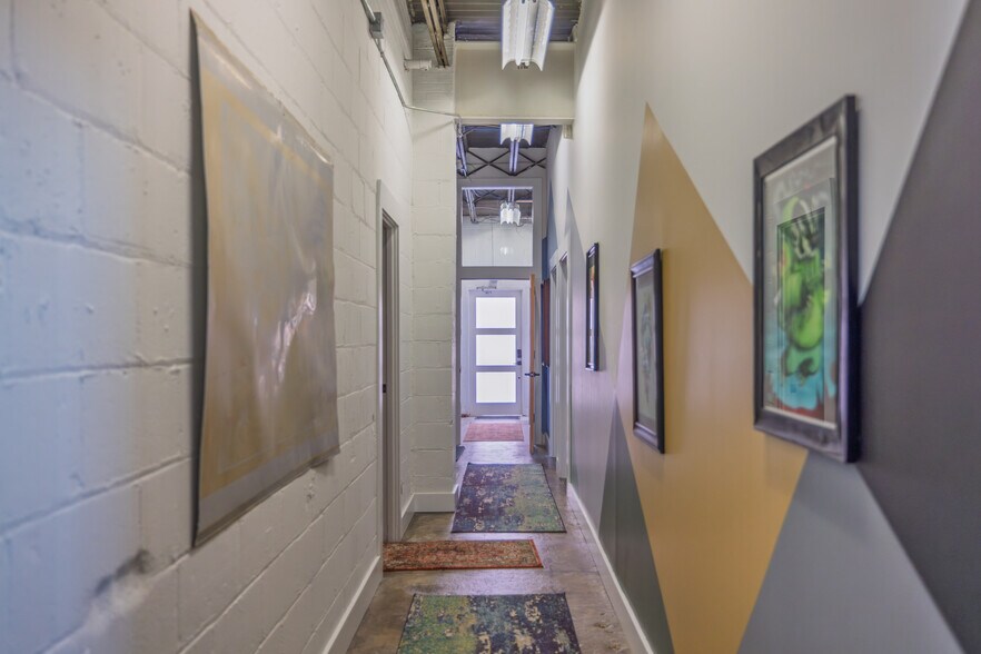 More Photos Of 46 Aston St, Asheville Light Manufacturing For Lease