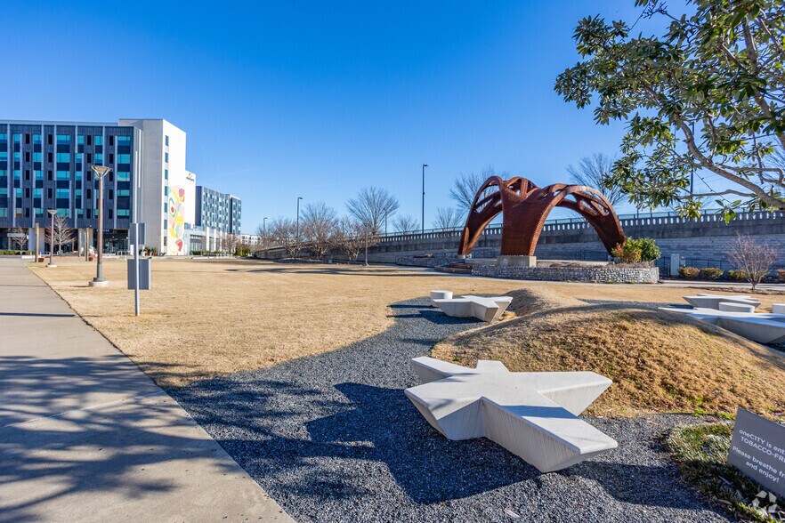 More Photos Of 8 City Blvd, Nashville Office For Lease