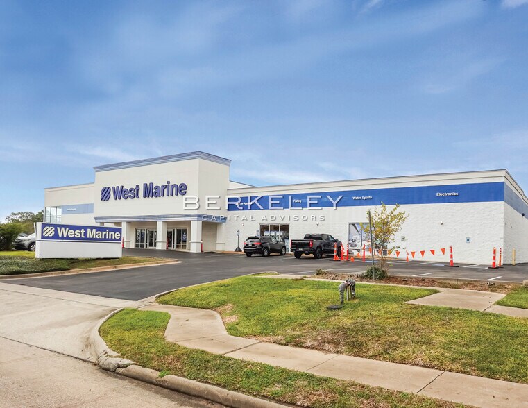 More Photos Of 1401 Marina Bay Dr, Kemah Freestanding For Sale