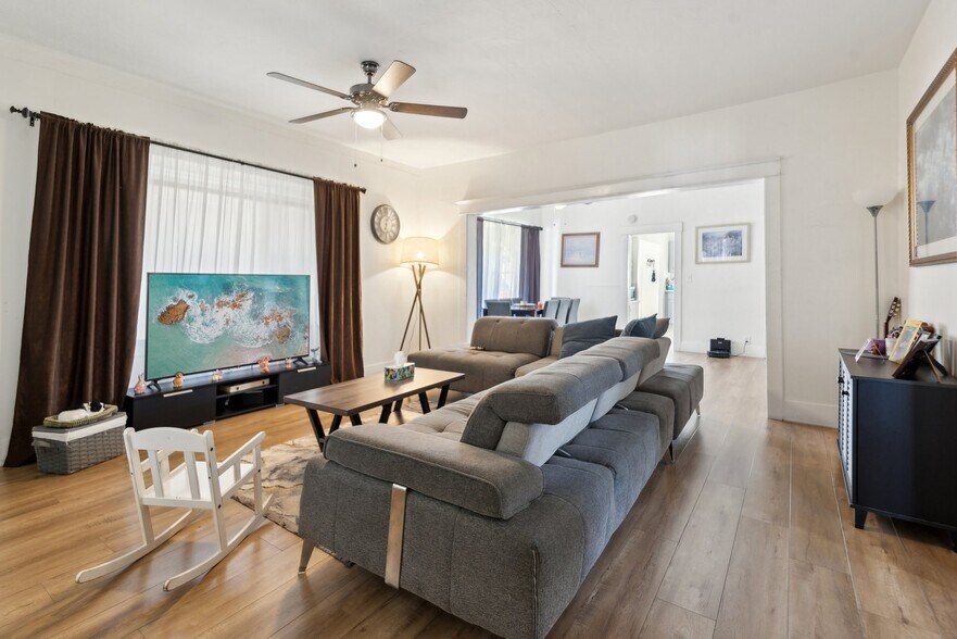 More Photos Of 426 Ivy St, Glendale Apartments For Sale