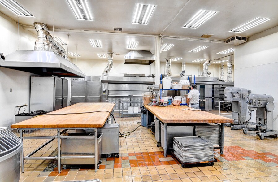 More Photos Of 703 S Main St, Burbank Food Processing For Sale