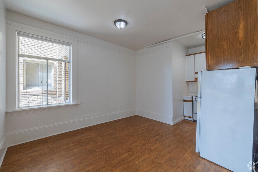 More Photos Of 498 25th St, Oakland Apartments For Sale