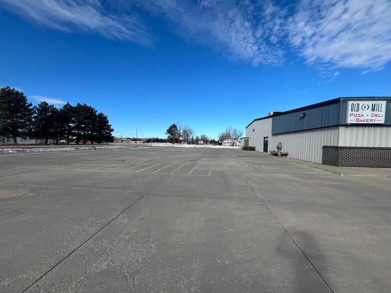 More Photos Of 704 E C St, Valentine Restaurant For Sale