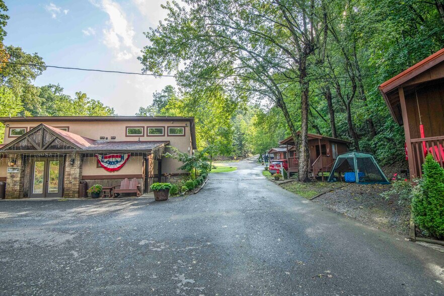 More Photos Of 251 Spring Valley Rd, Pigeon Forge Trailer Camper Park For Sale