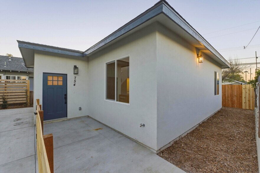 More Photos Of 752 W 9th Ave, Escondido Apartments For Sale