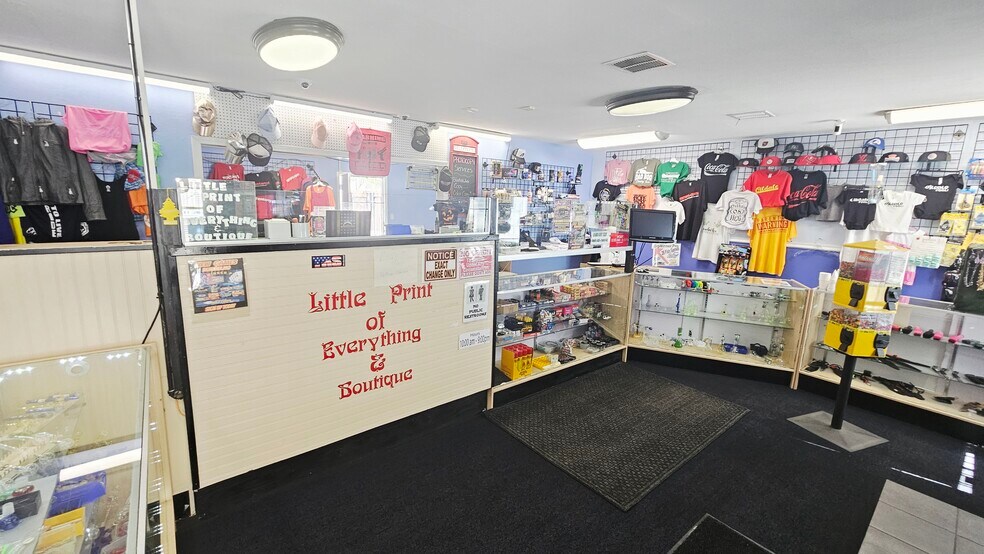 More Photos Of 306-308 Roberts Ln, Bakersfield Storefront Retail Residential For Sale