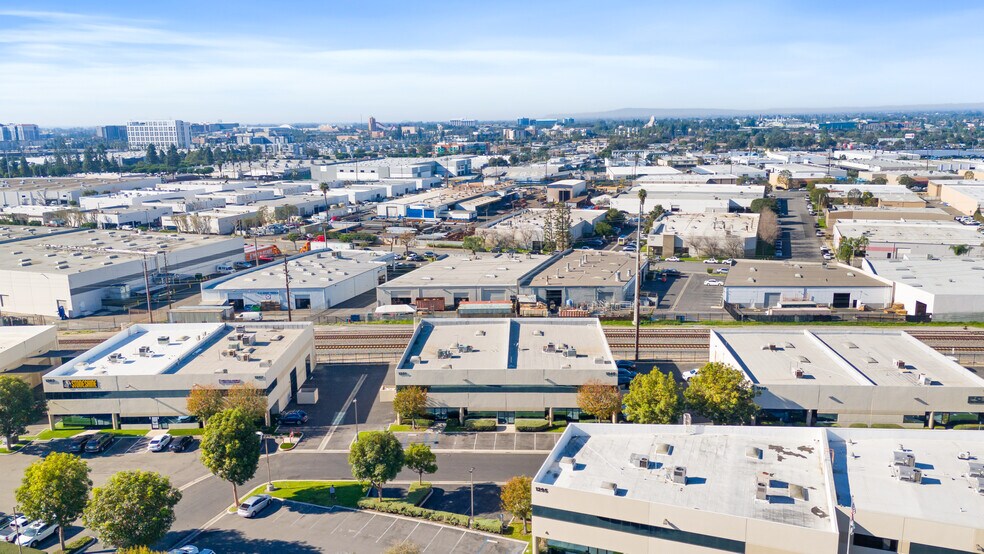 More Photos Of 1345 S Lewis St, Anaheim Warehouse For Sale