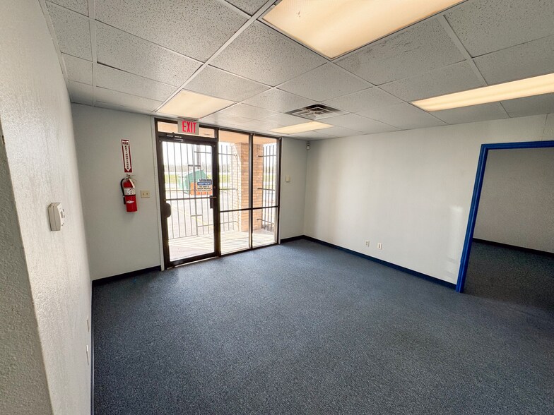 More Photos Of 7316 NE Loop 410, San Antonio Industrial For Lease