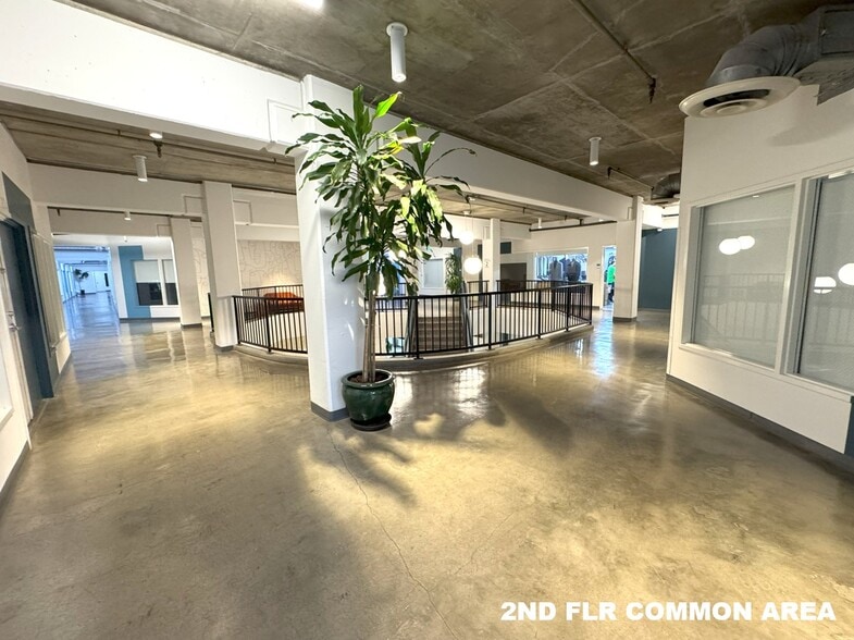 More Photos Of 210 E Olympic Blvd, Los Angeles Showroom For Lease