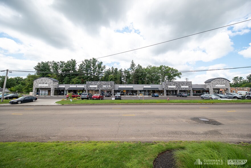 More Photos Of 8533-8559 E Washington St, Chagrin Falls Unknown For Lease