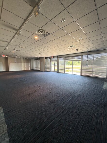 More Photos Of 540 W Shawnee St, Muskogee Freestanding For Lease
