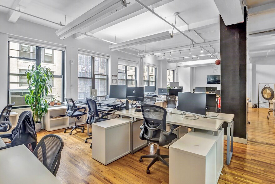 More Photos Of 115-117 W 27th St, New York Office For Lease