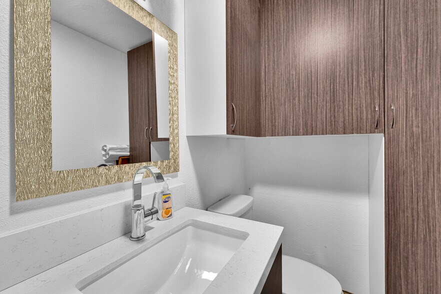 More Photos Of 12970 Branford St, Pacoima Warehouse For Lease