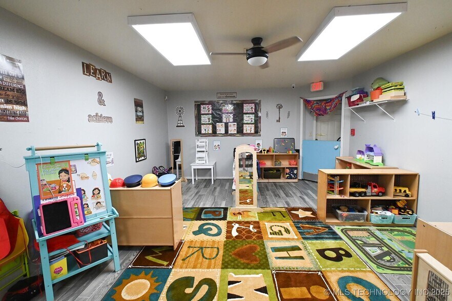 More Photos Of 1104 Campbell Rd, Warner Freestanding For Sale