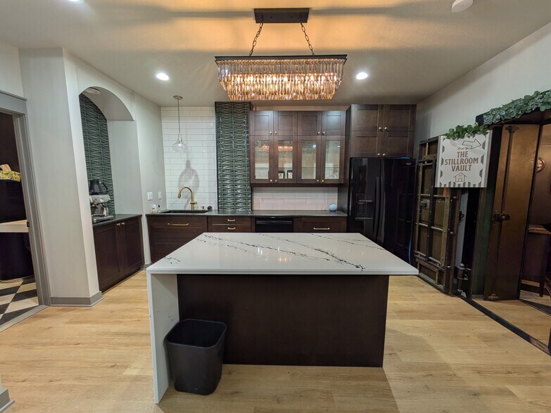 More Photos Of 106 NE 2nd St, Stuart Storefront For Sale