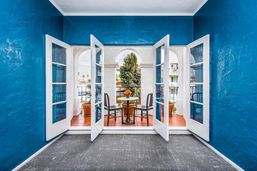 More Photos Of 1439 N Curson Ave, Los Angeles Apartments For Sale