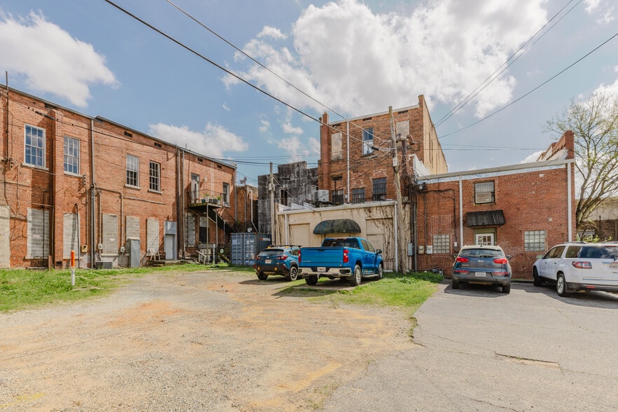 More Photos Of 217 W Lamar St, Americus General Retail For Sale