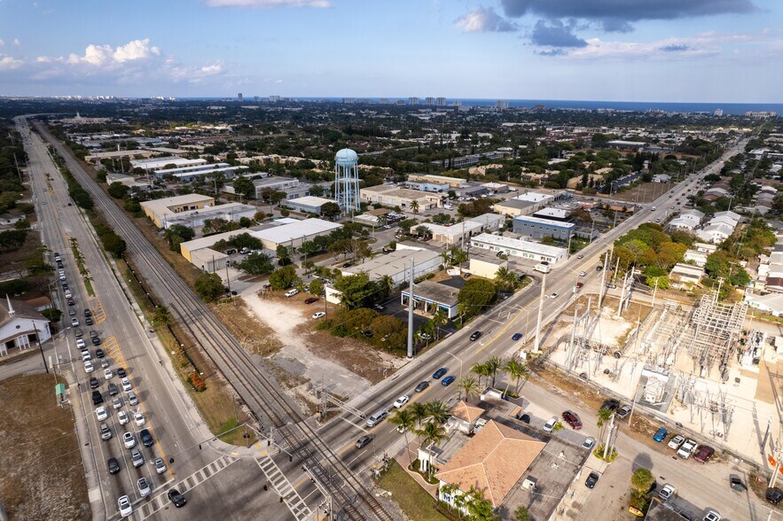 More Photos Of 55 SW 10th St, Deerfield Beach Service For Sale