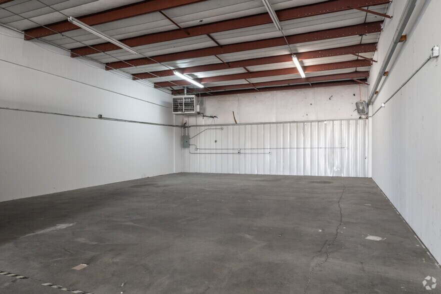 More Photos Of 6321 N Washington St, Denver Warehouse For Lease