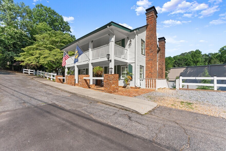 More Photos Of 168 W Main St, Dahlonega Hospitality For Sale