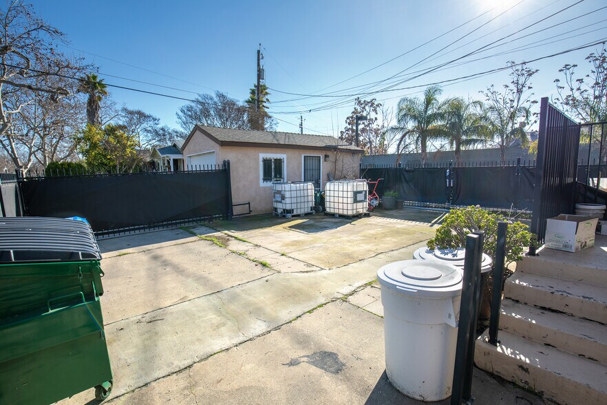 More Photos Of 3701 Stockton Blvd, Sacramento Freestanding For Sale