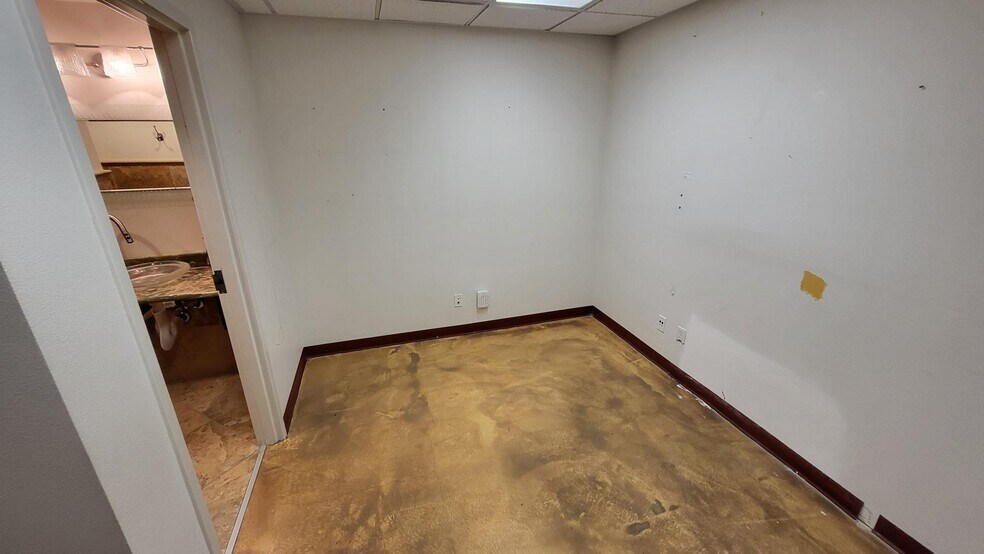 More Photos Of 1825 E Flamingo Rd, Las Vegas Office For Sale