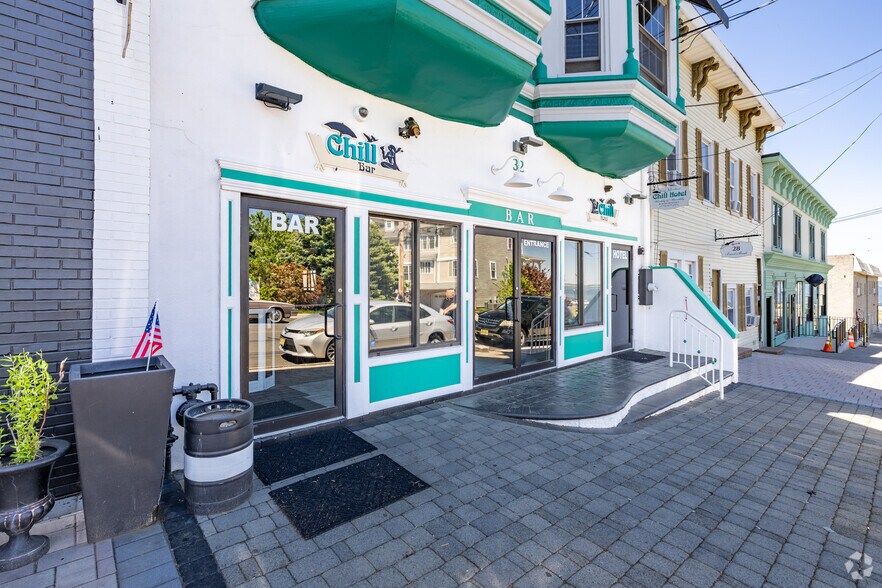 More Photos Of 32 Broad St, Keyport Bar For Sale
