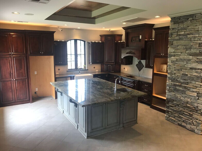 More Photos Of 1715 Northpark Dr, Kingwood Storefront For Lease