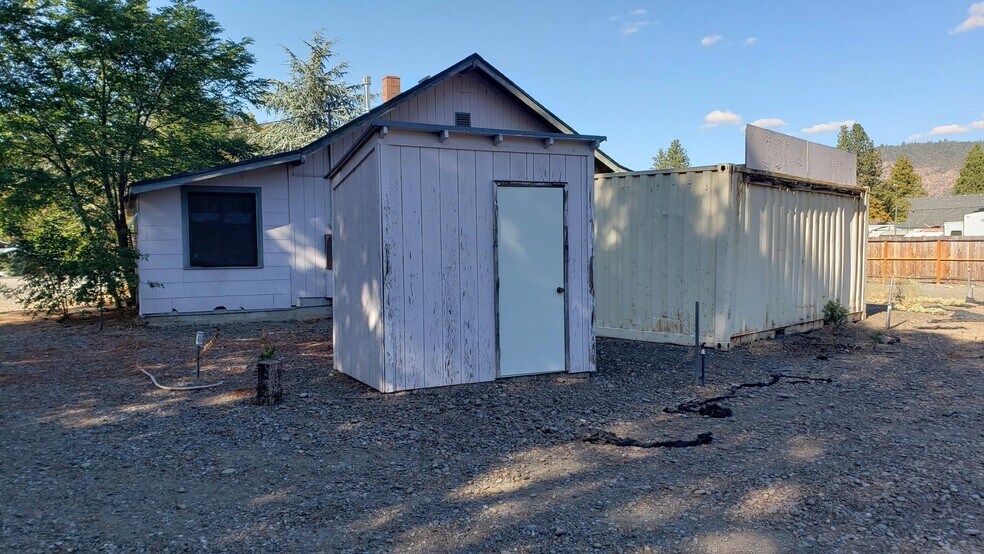 More Photos Of 175 Rogue River Hwy, Gold Hill Office For Sale