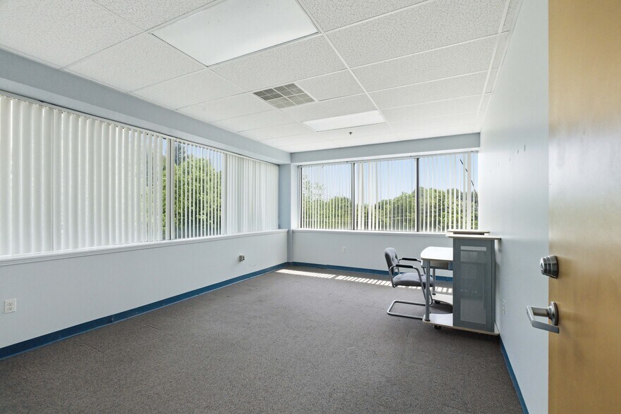 More Photos Of 630 Boston Rd, Billerica Office For Sale
