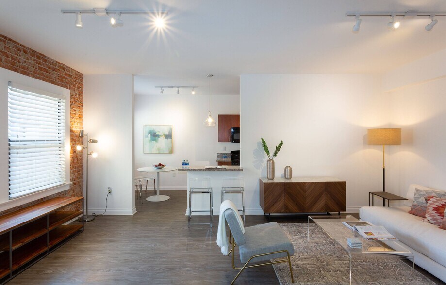 More Photos Of 5529-5533 Hollywood Blvd, Los Angeles Apartments For Lease