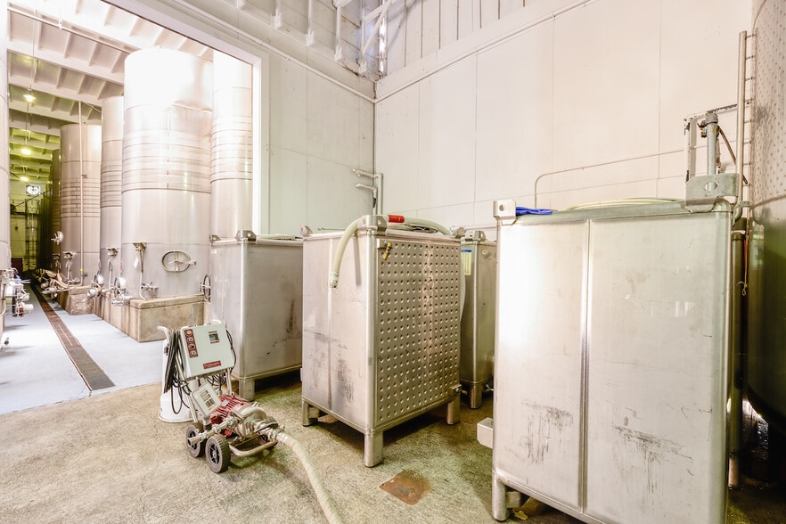 More Photos Of 155 Cherry Creek Rd, Cloverdale Winery Vineyard For Sale