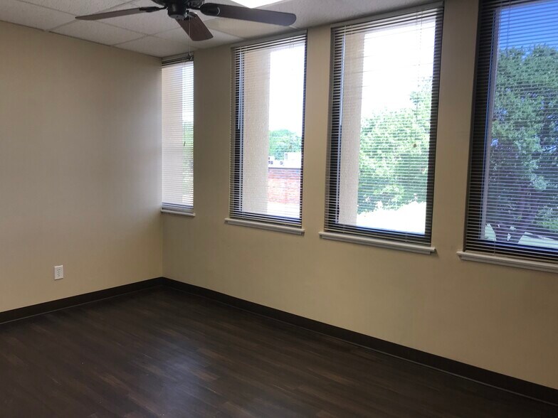 More Photos Of 1101 Ridge Rd, Rockwall Serviced Offices For Lease