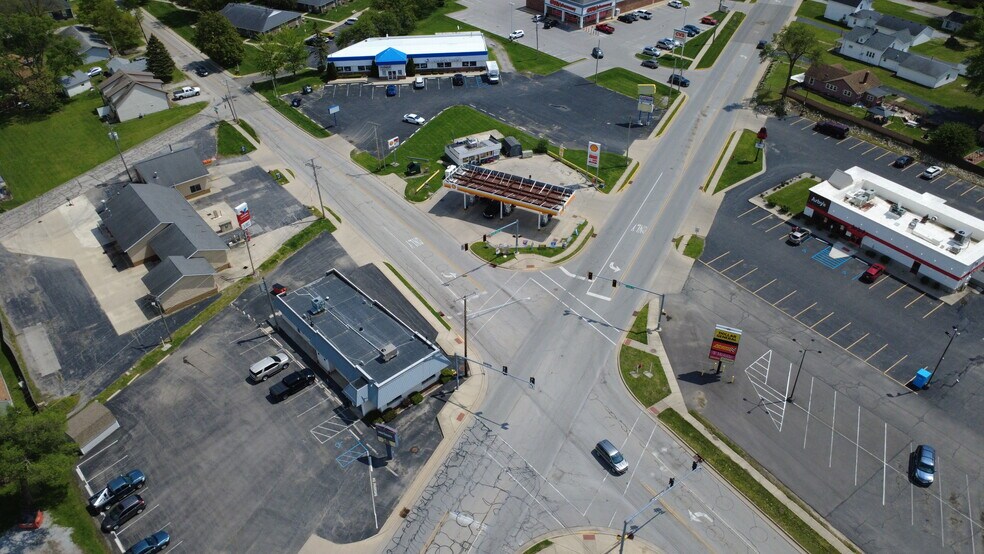 More Photos Of 843 N Main St, Monticello Service Station For Sale