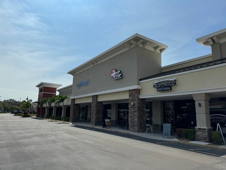 More Photos Of 10781 Park Blvd, Seminole Unknown For Lease