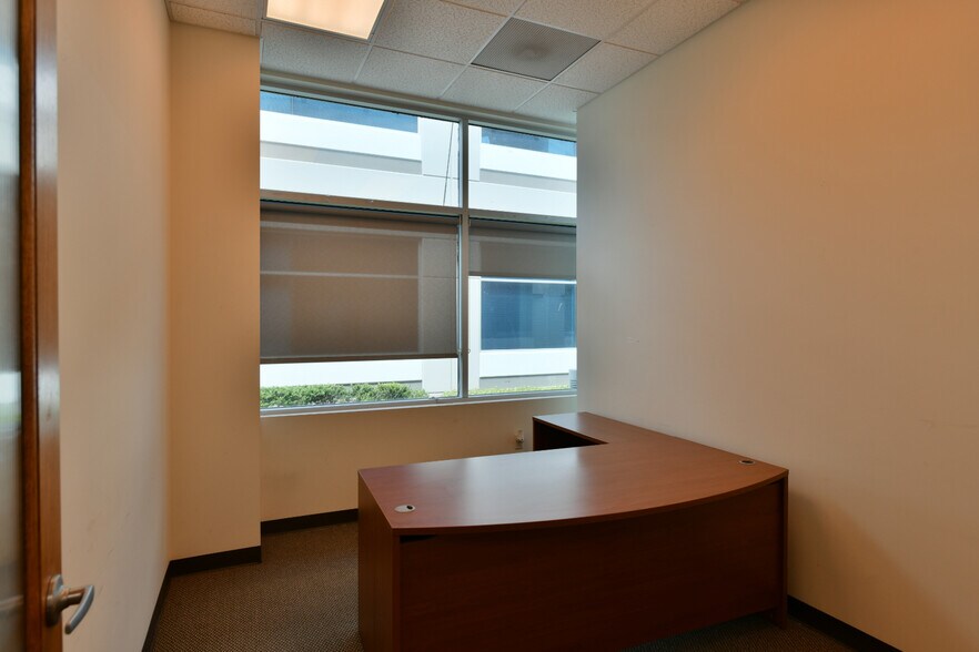 More Photos Of 19210 S Vermont Ave, Gardena Loft Creative Space For Sale