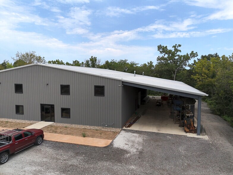 More Photos Of 955 SE AA Hwy, Blue Springs Industrial For Lease